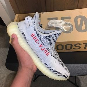 Yeezy boost 350 V2 zebras